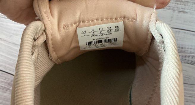 Women's Lululemon Cityverse Sneaker Size 9