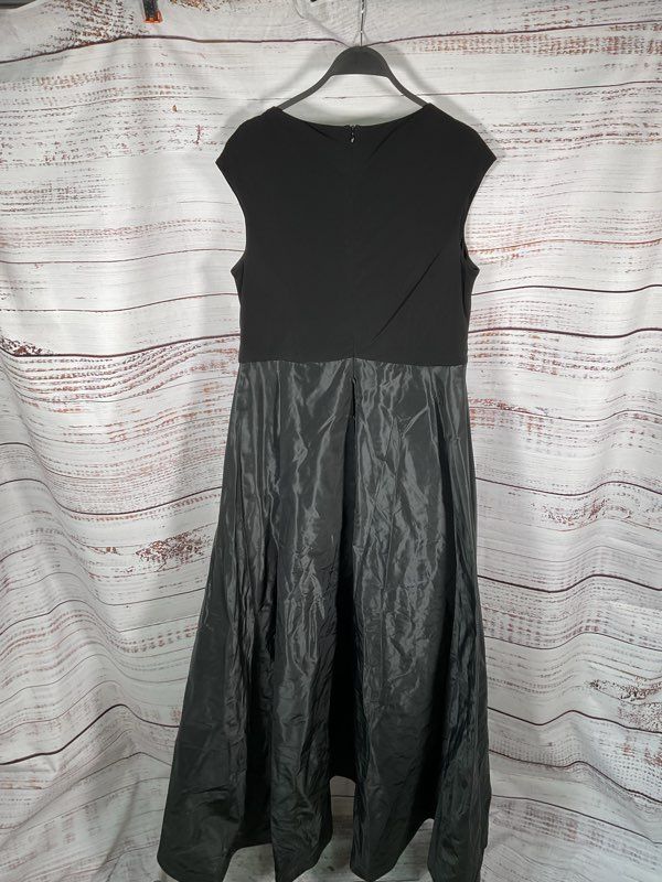 Rickie Freeman Teri Jon Women's Black Ruffled Fit and Flare Gown Dress Size 16