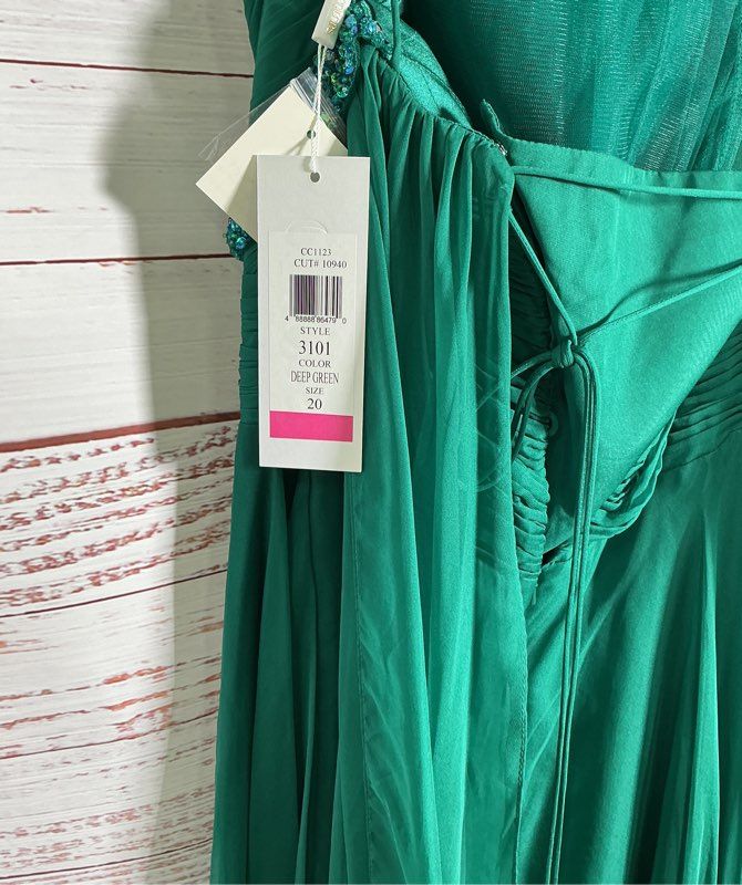 NWT Women's Colors Cold Shoulder Green Long Dress Size 20 GORGEOUS!
