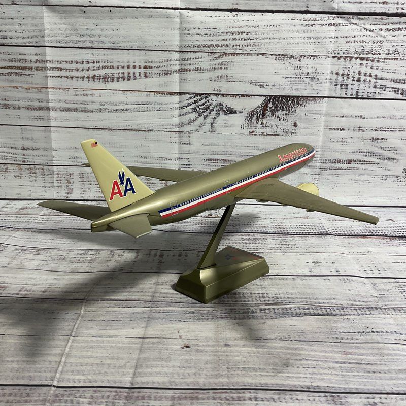 American Airlines Boeing 777 200 1:200 Scale Model W/ Stand