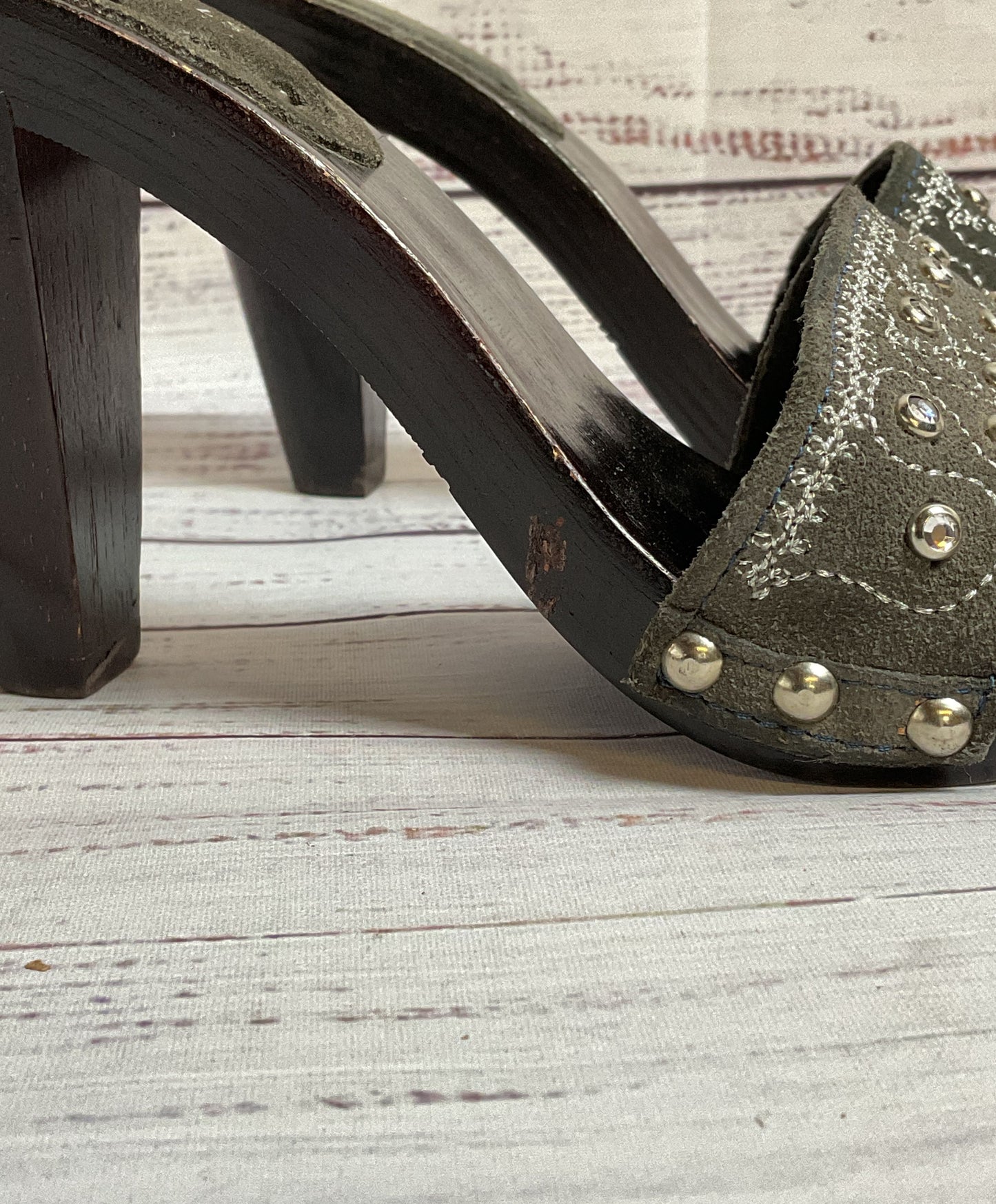 Y2K Whimsy Fairy Seychelles Brown Wood Heel w/Embroidery and Rhinestones Size6.5
