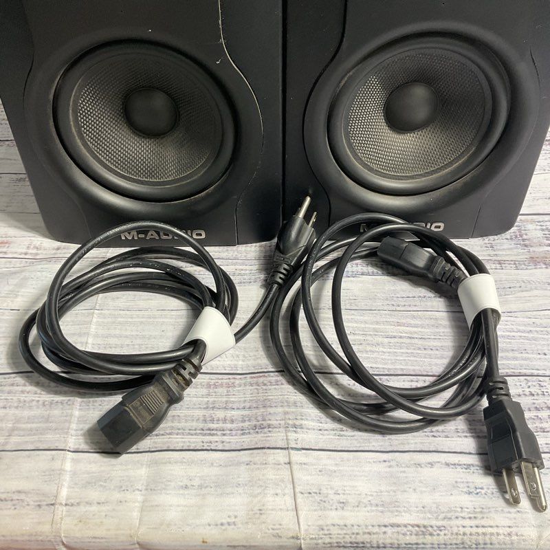M-Audio BX5 D2 Compact Shelf Desk Speakers