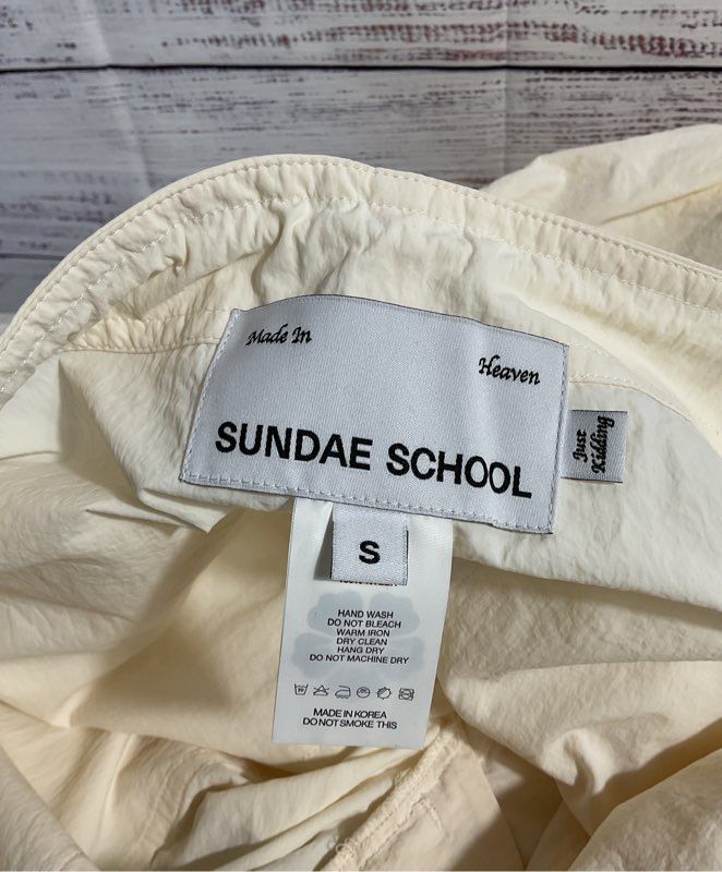 Men's Sundae School Cream Floral Print Jogger Pants 100% Nylon Size Small