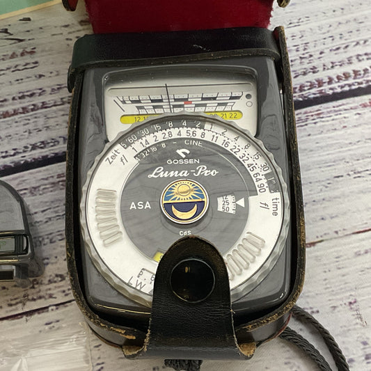 GOSSEN Luna Pro Light Meter with Lunasix 3 Tele Viewfinder Attachment w/Manual