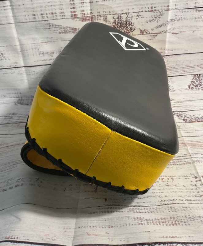 PRO Curved Standard Thai Kick Pad Black & Yellow