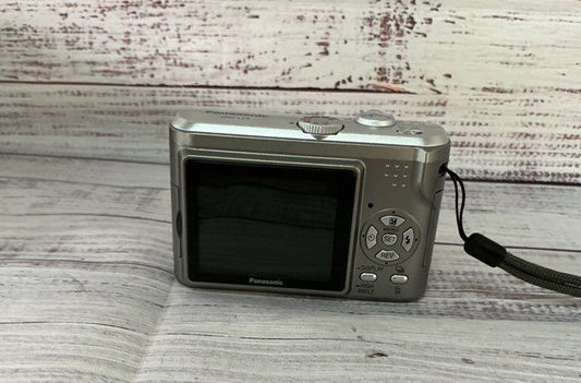 Panasonic Lumix DMC-LZ5S 6MP Digital Camera Stabilized Zoom NOT TESTED