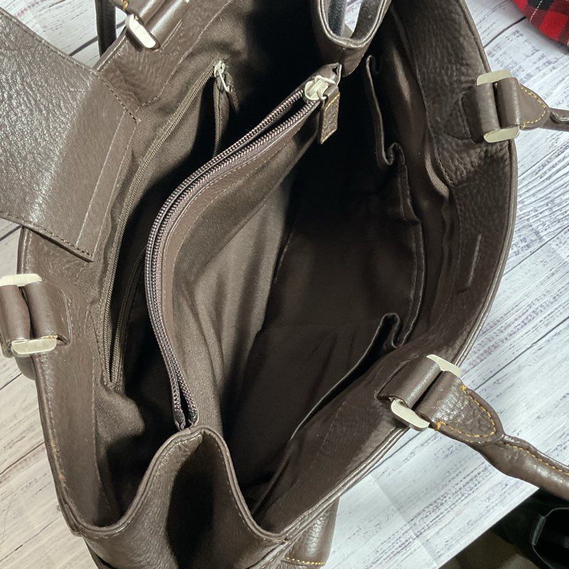 LEVENGER Women's Brown Fine Leather Multi Compartment Shoulder Bag