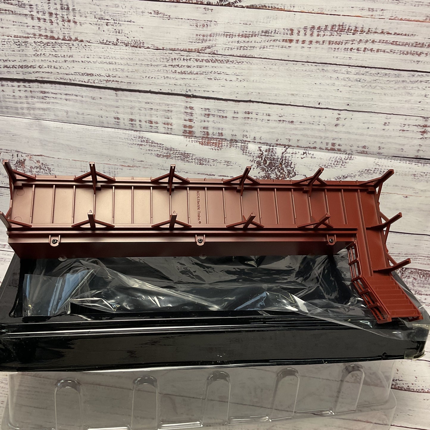 MTH Rail King Elevated Station Platform 30-90027 Metallic Roof Brown Base