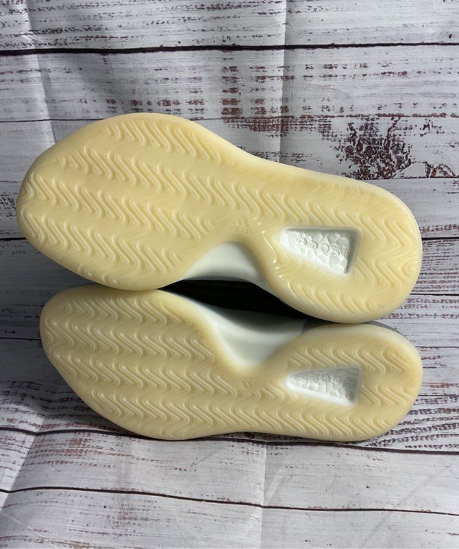 Men's Adidas Yeezy Quantum Barium Size 6 H68771