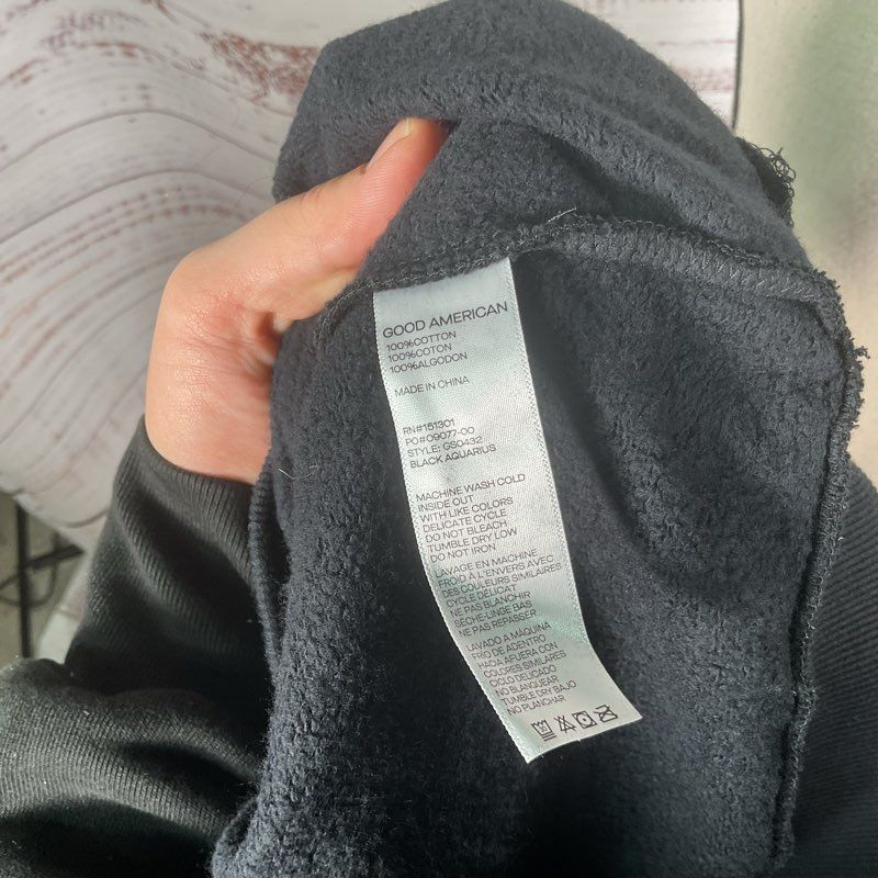 Good American Aquarius Black Sequin Astrology Horoscope Crewneck Sweater Size 2