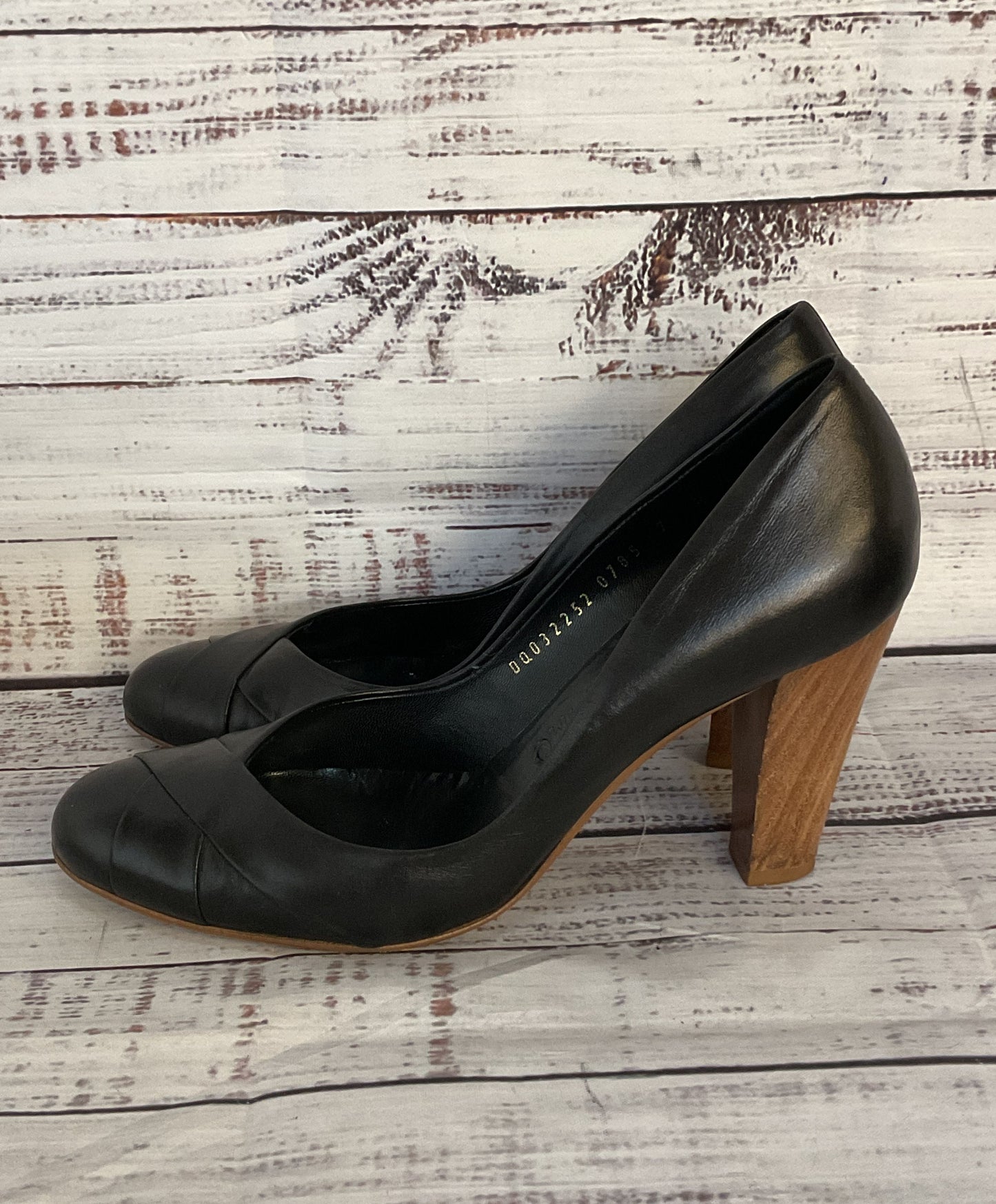 Salvatore Ferragamo Leather Criss Cross Wood Heel Pumps Black 7