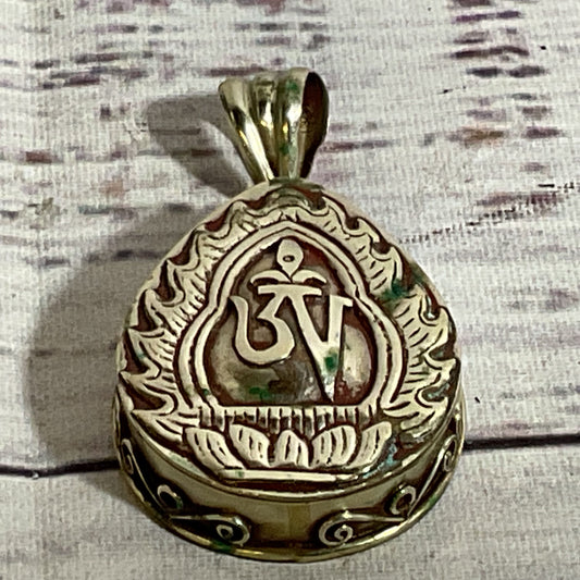 VTG./ANTIQUE Silver Tone Old Tibetan Gau Box Pendant- 1.75"