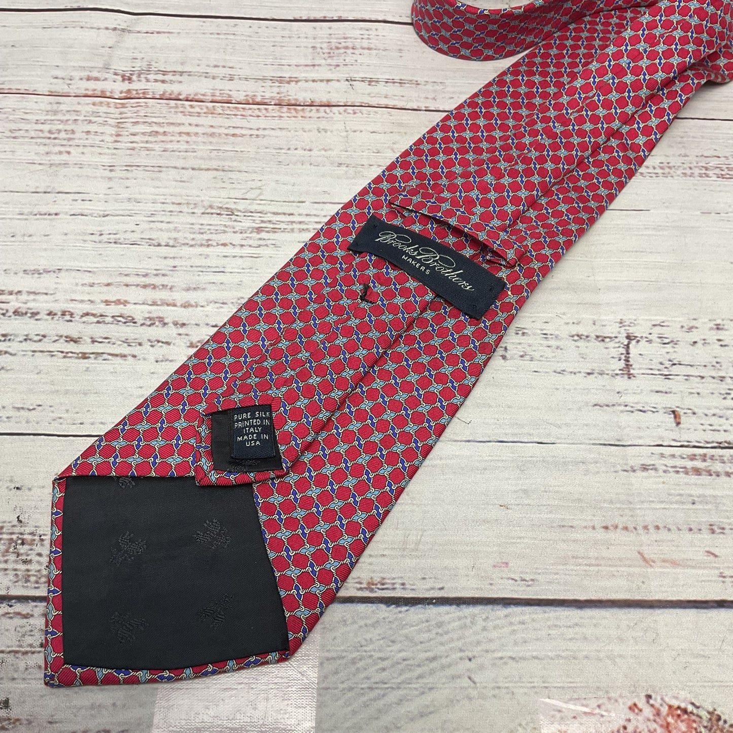 Brooks Brothers Red Blue Print Design 100% Silk Neck Tie 57"L 4"W