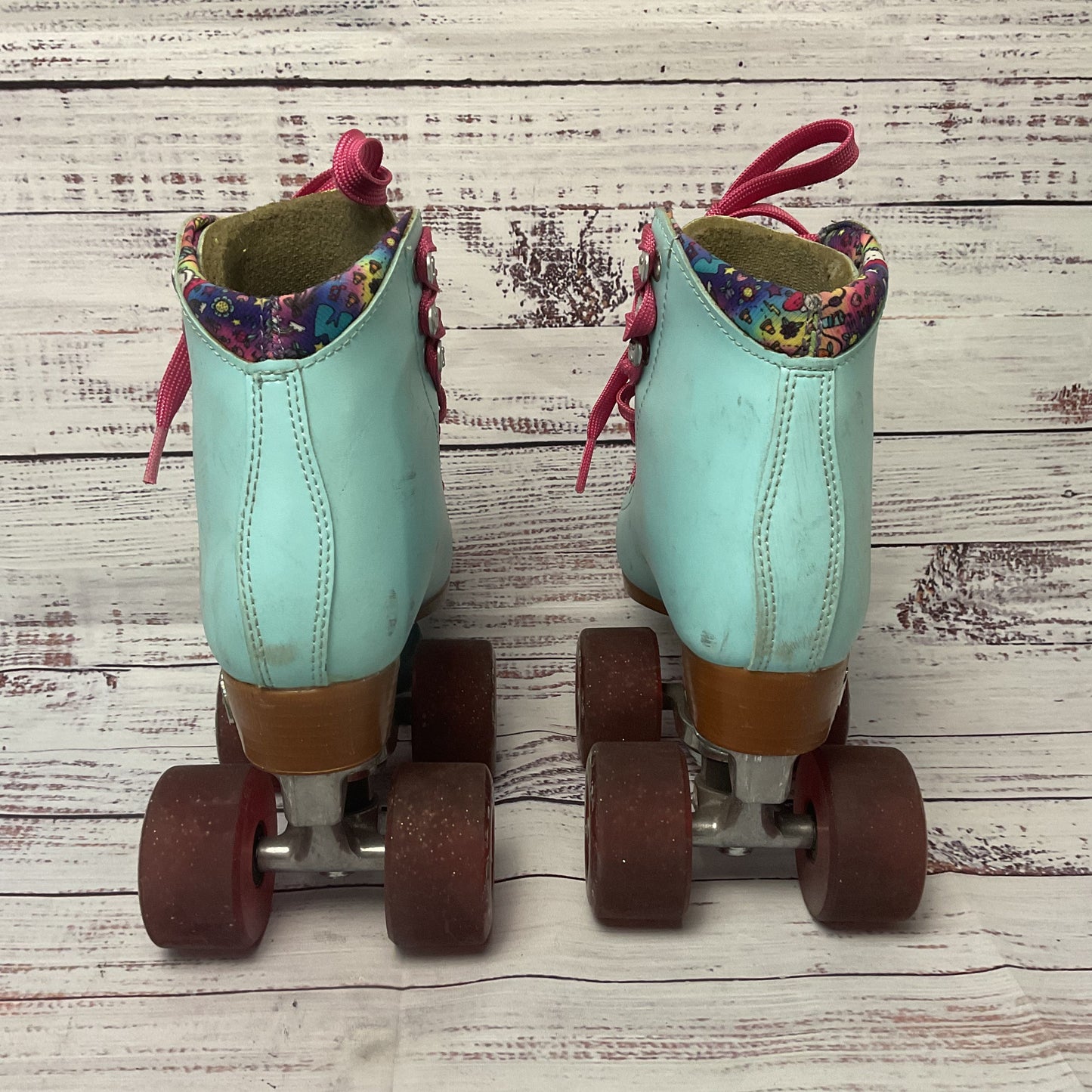 Moxi Blue Beach Bunny Roller Skate Size 1 As-is