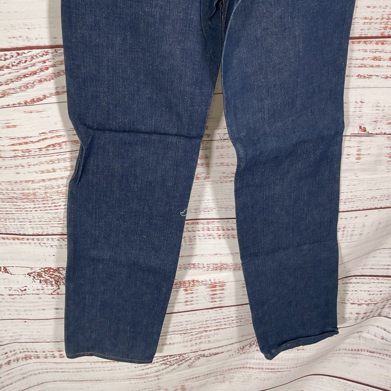 Vintage 80s Deadstock Wrangler Middleweight 12.25 oz Straight Leg Jeans 28x34
