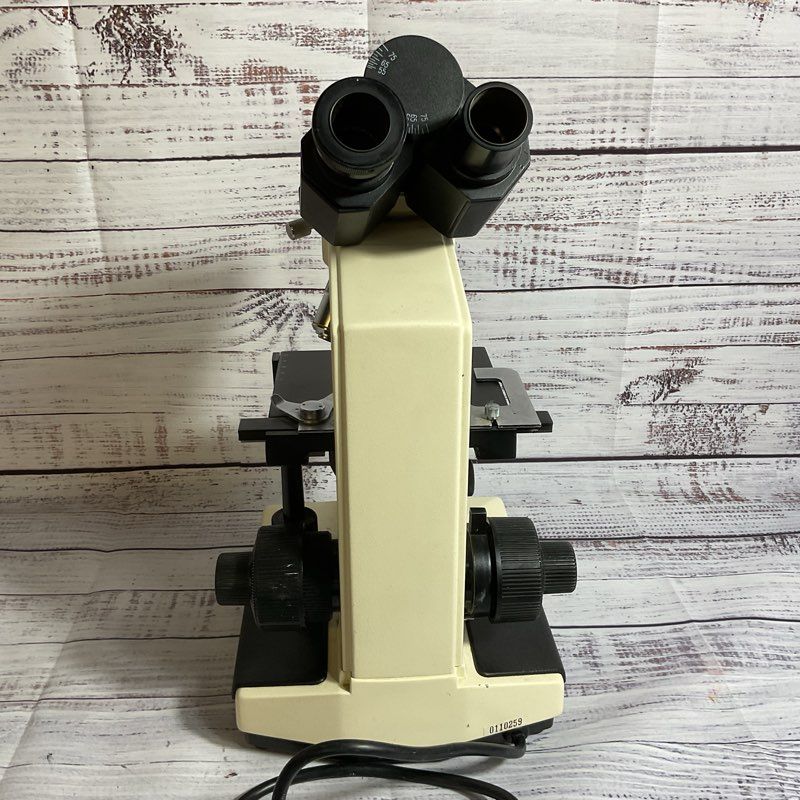 SEILER INDUSTRIES SeilerScope Compound Microscope- NEEDS BULB/FUSE (AS-IS)