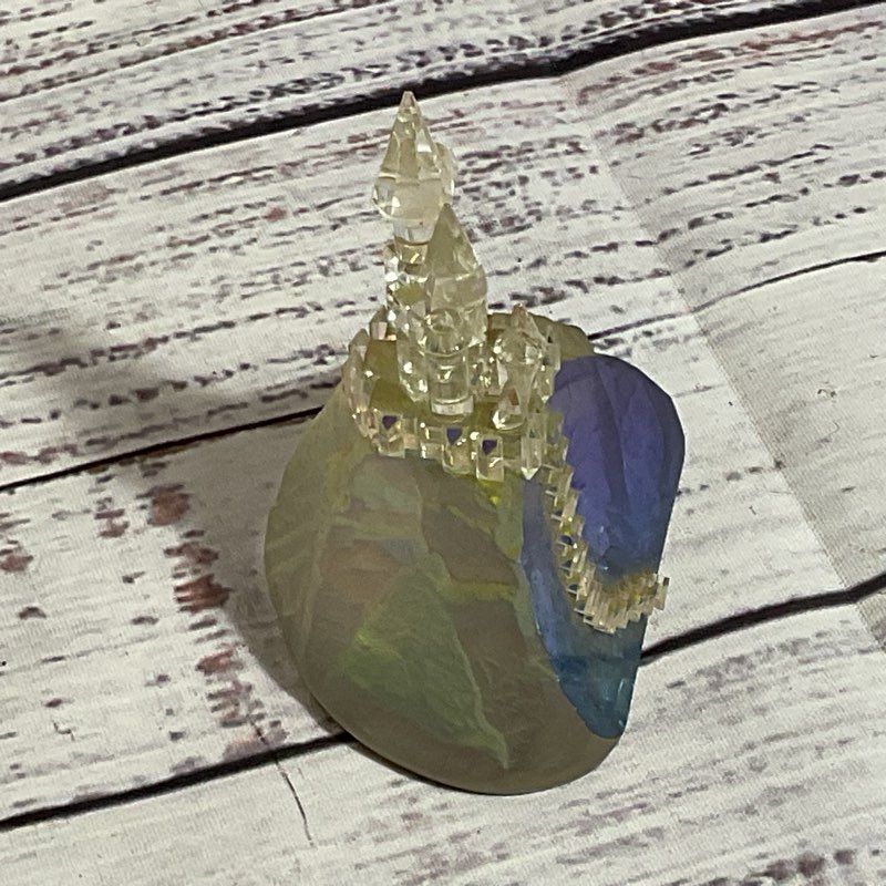 VTG. CRYSTAL WORLD Color Changing Rainbow Castle - 2.75" X 2.75"