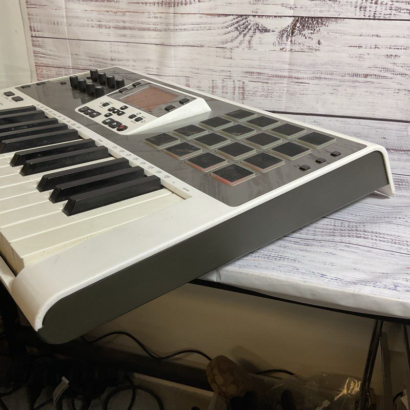 M-AUDIO Axiom Air 25 Key MIDI Controller (NO POWER CORD)