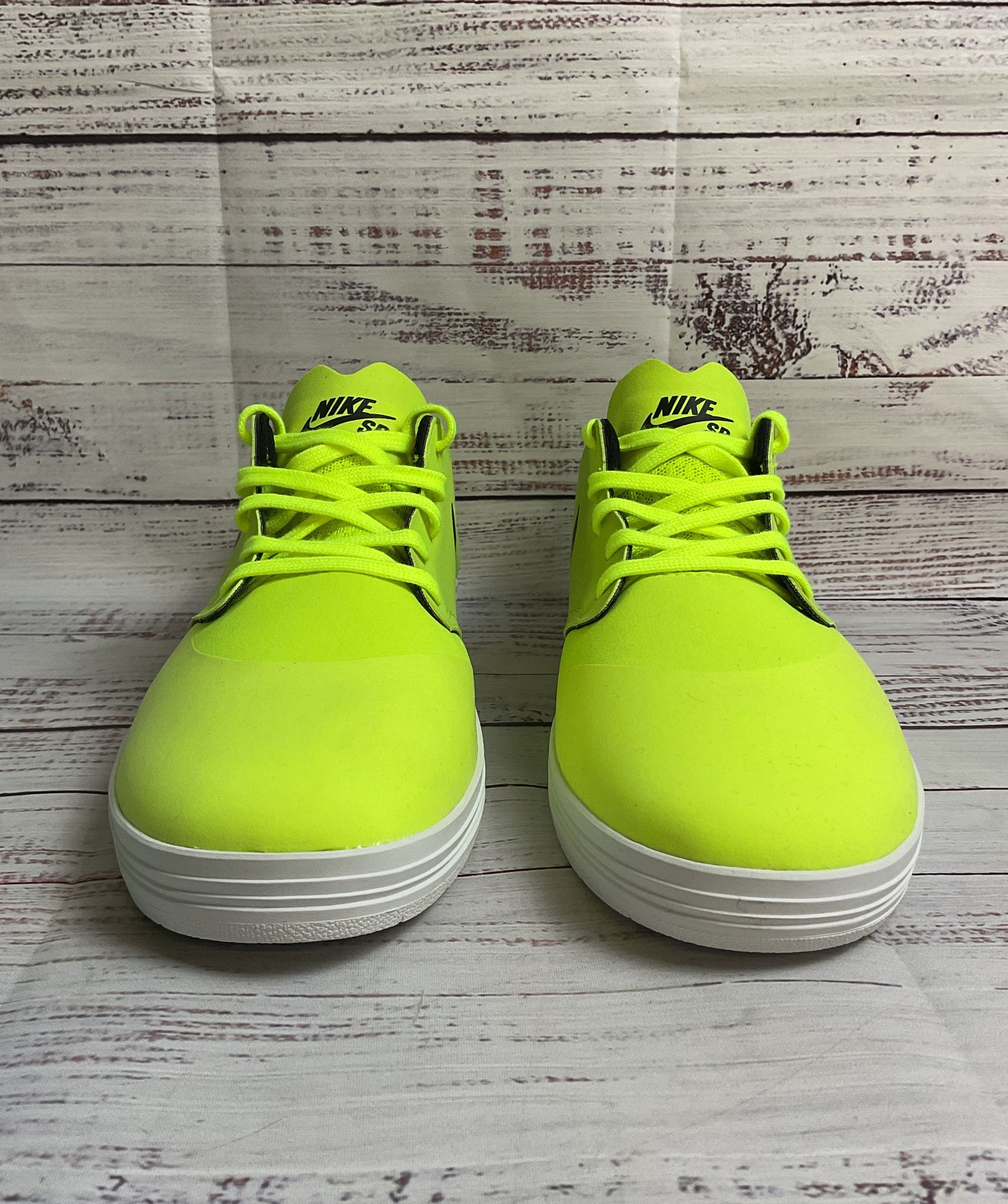 Nike SB Lunar Oneshot Neon Green Athletic Shoe Men Size 10.5 New in Box