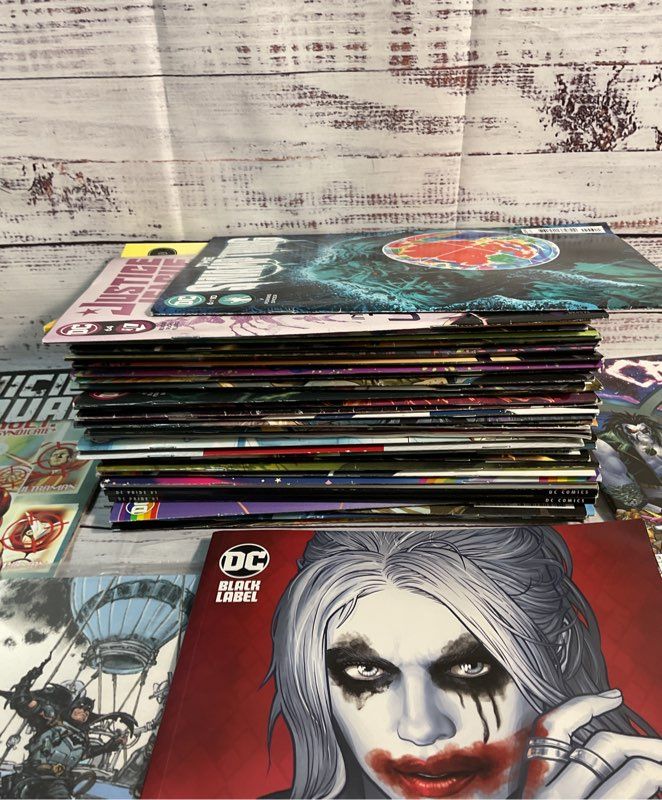 Lot Of 50+ Mix Dc Comics Flash-Shazam-Wonder Woman-Superman And More