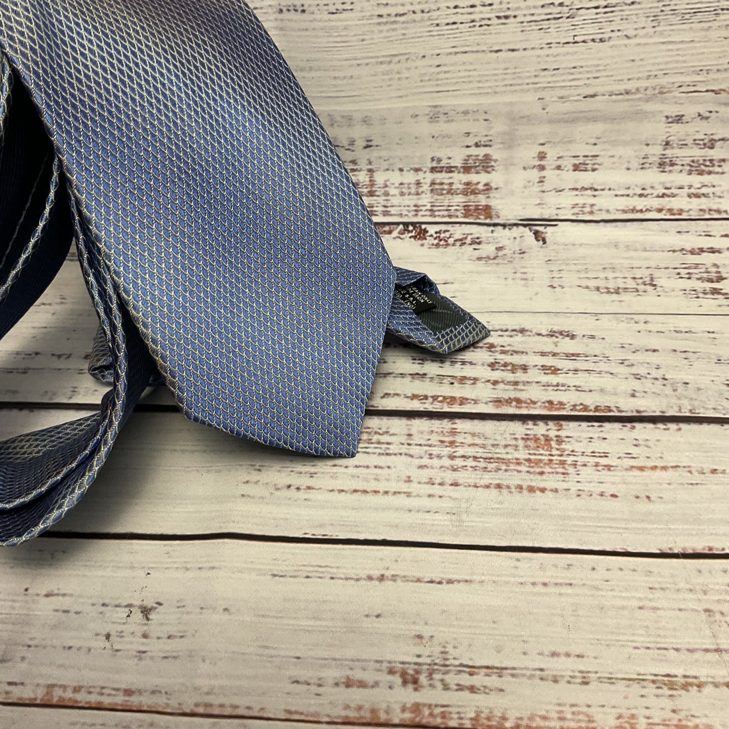 Lagerfeld Blue Iridescent Scale Neck Italy Silk Tie - Size 57"