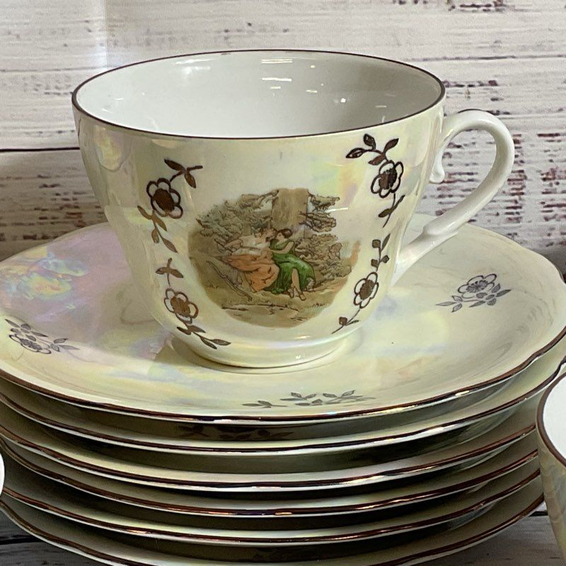VTG. KAHLA Madonna Iridescent Cups And Saucers- SET OF 5