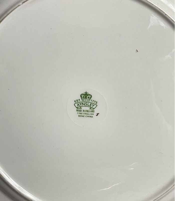Aynsley Bone China 1977 Silver Jubilee of Queen Elizabeth II Plate Multicolor