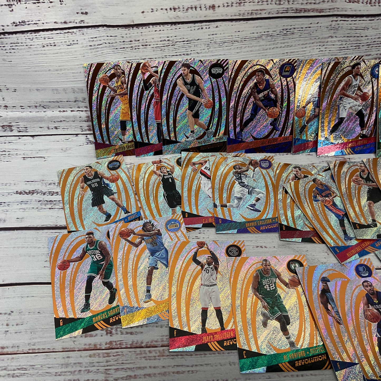 Panini Revolution Holographic 2016-17 Mixed Basketball Lot 32 Cards
