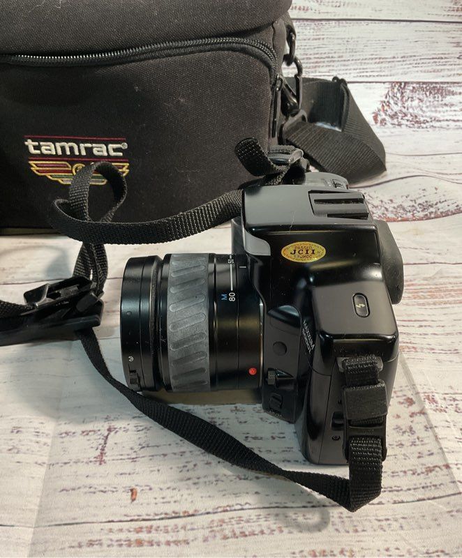 Minolta Maxxum 5000i Film Camera With AF 35-80mm Lens & Maxxum 200i Flash W/ Bag