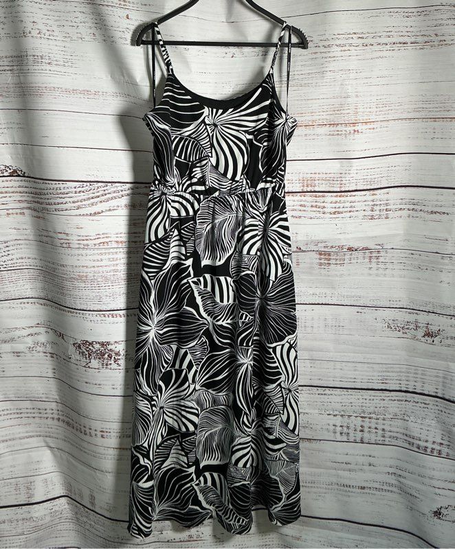 NWT Anne Klein Black and white Maxi Dress Size PM