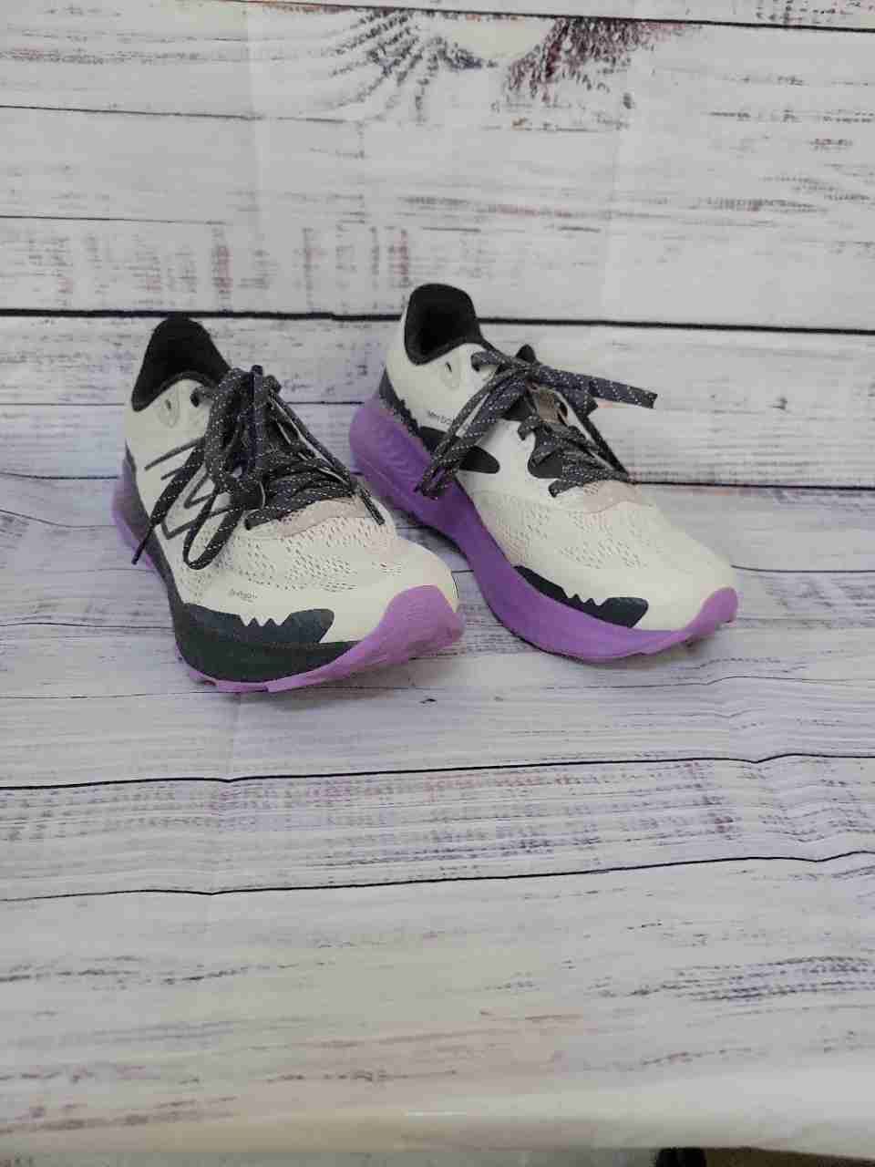 NWOB Women's New Balance Dynasoft Purple & White Sneaker Size 8