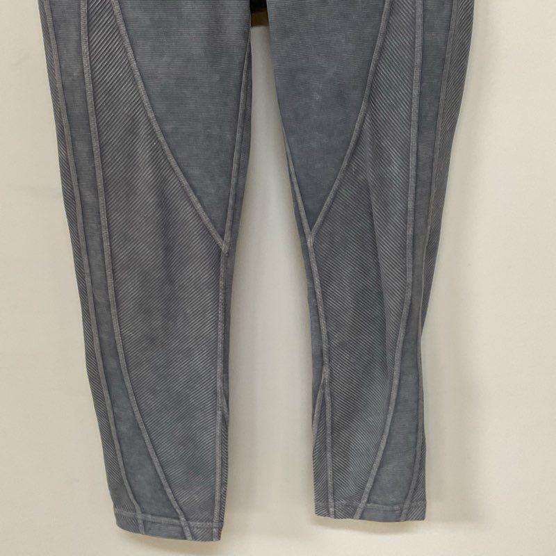 LULULEMON Women's Blue Ribbed Ankle Leggings- SEE MEASURMENTS