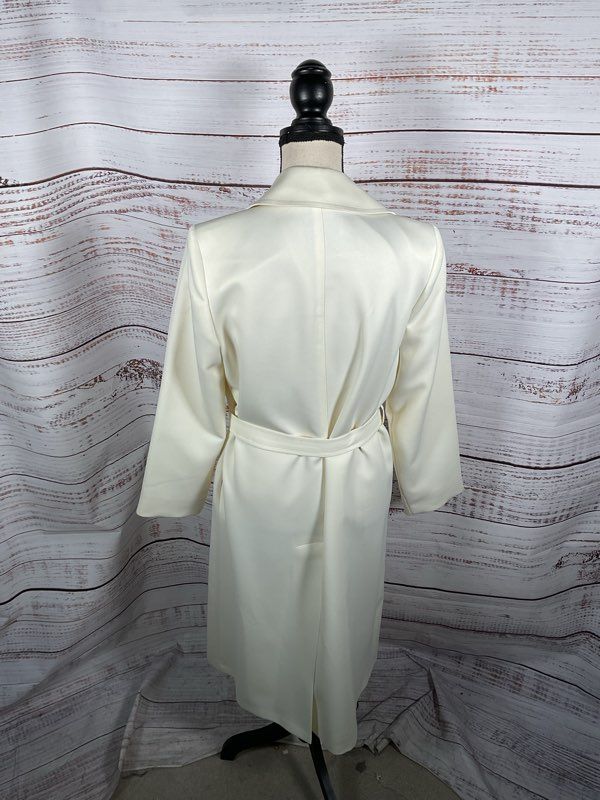 London Fog Maincoats Women's White Wrap Closure Coat Size 8