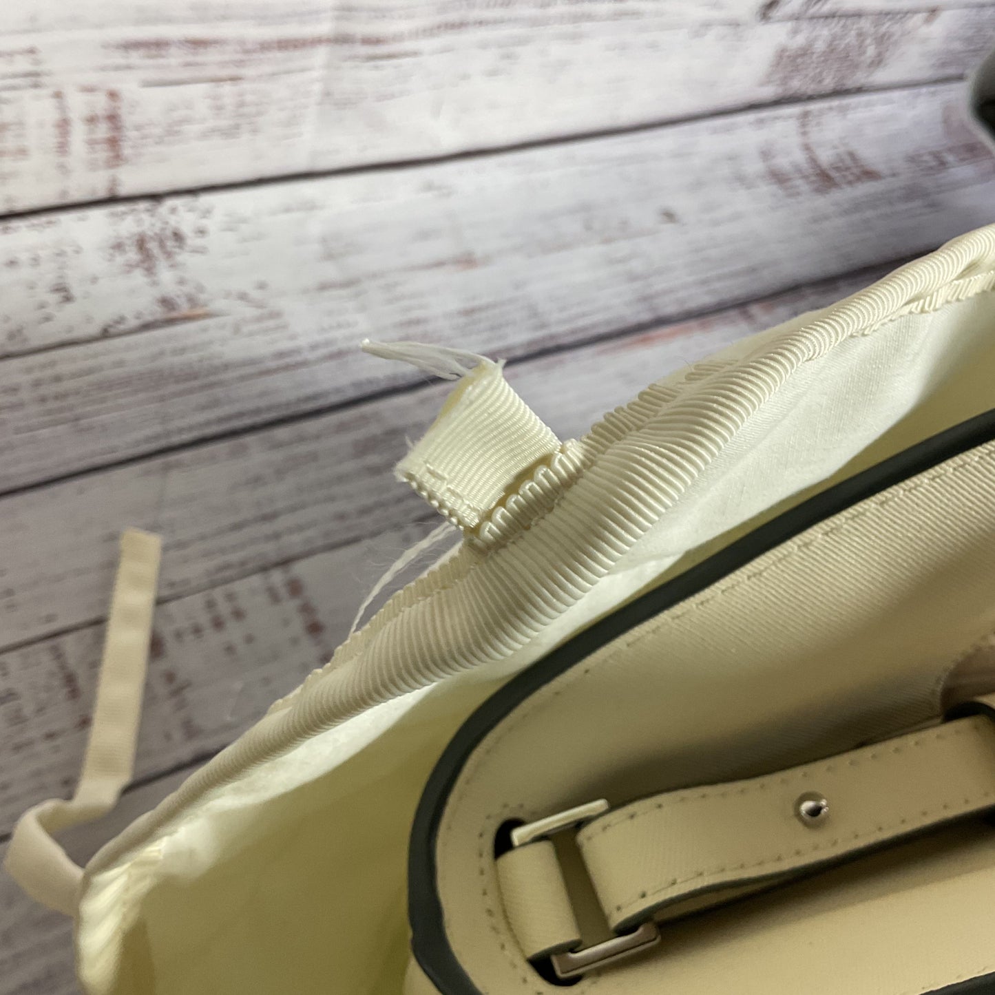 NWD DANSE LENTE Johnny Women's Cream Bucket Crossbody Bag