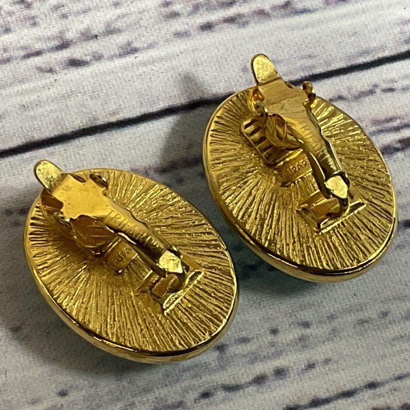 VTG. TRIFARI Gold Tone Blue Oval Rhinestone Clip On Earrings- 1.25"