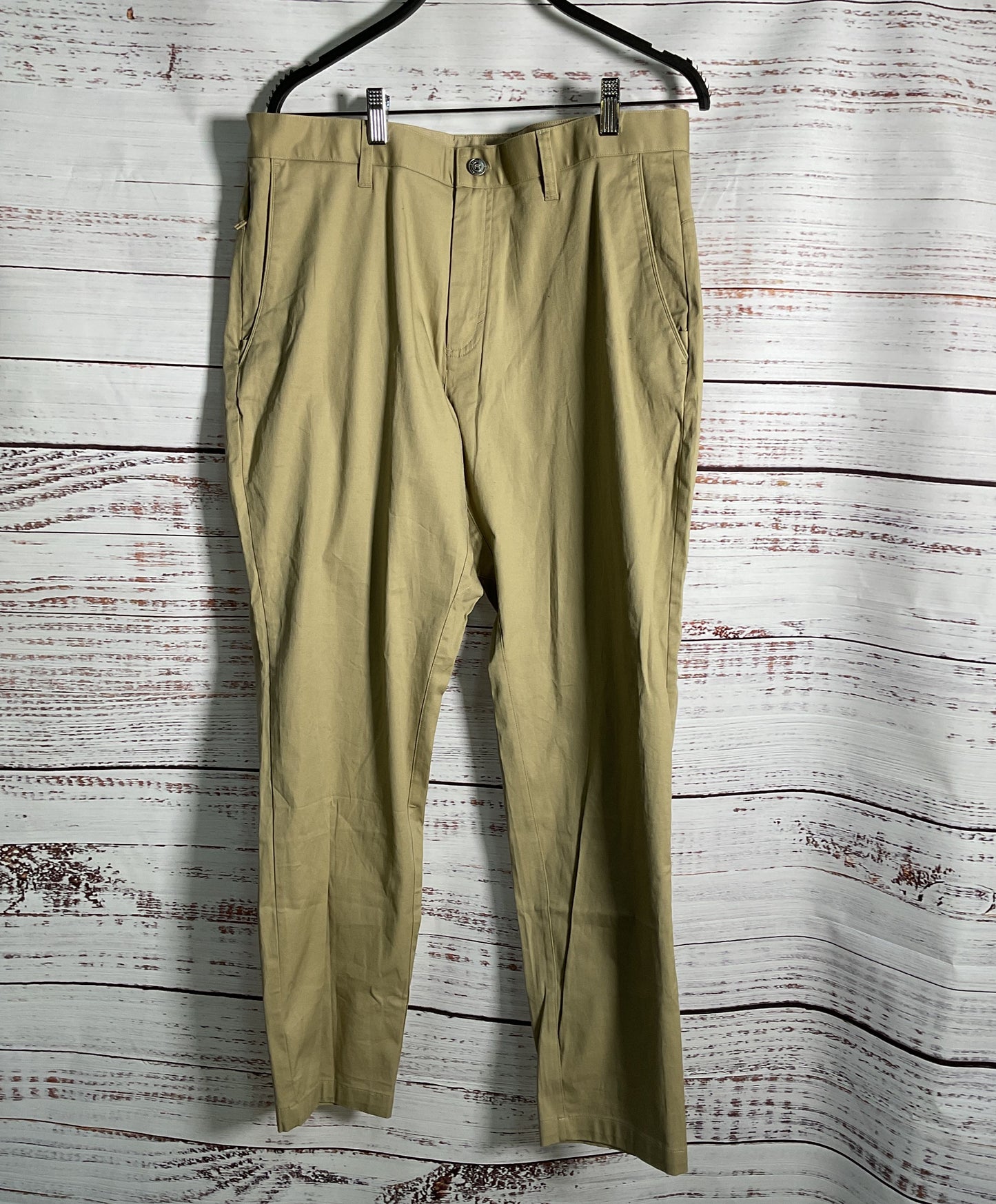 NWT Men's Fabletics Khaki Chino Pants Size 34 x 32