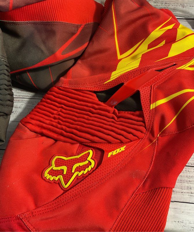 Fox 360 Racing Pants - Motocross Pants - Fox Racing - Size 30 Black & Red