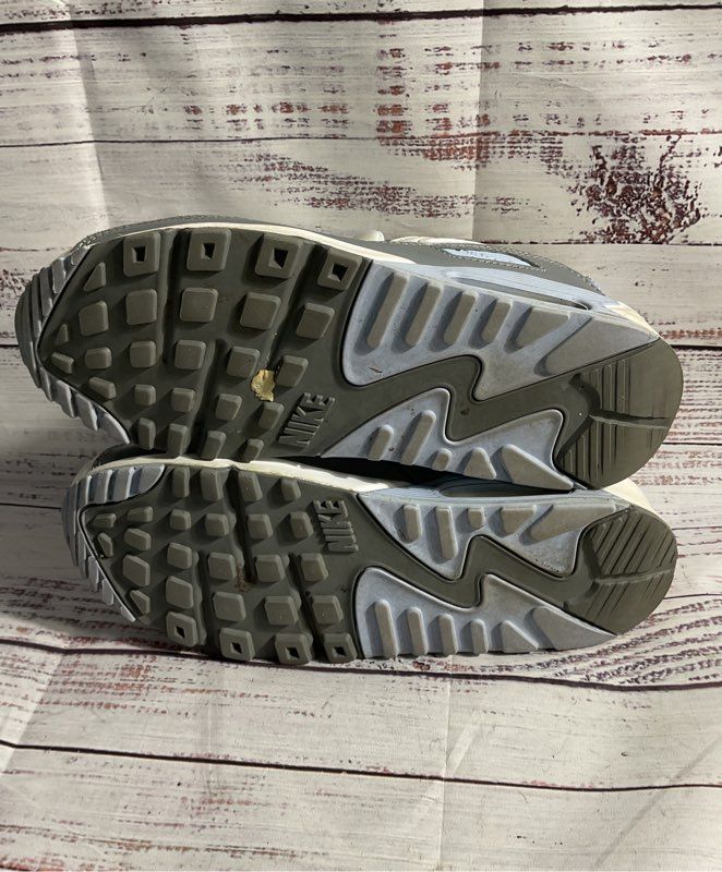 FB8570-100 Women's Nike AIR MAX 90 'WHITE WOLF GRAY PHOTON DUST' Size 8