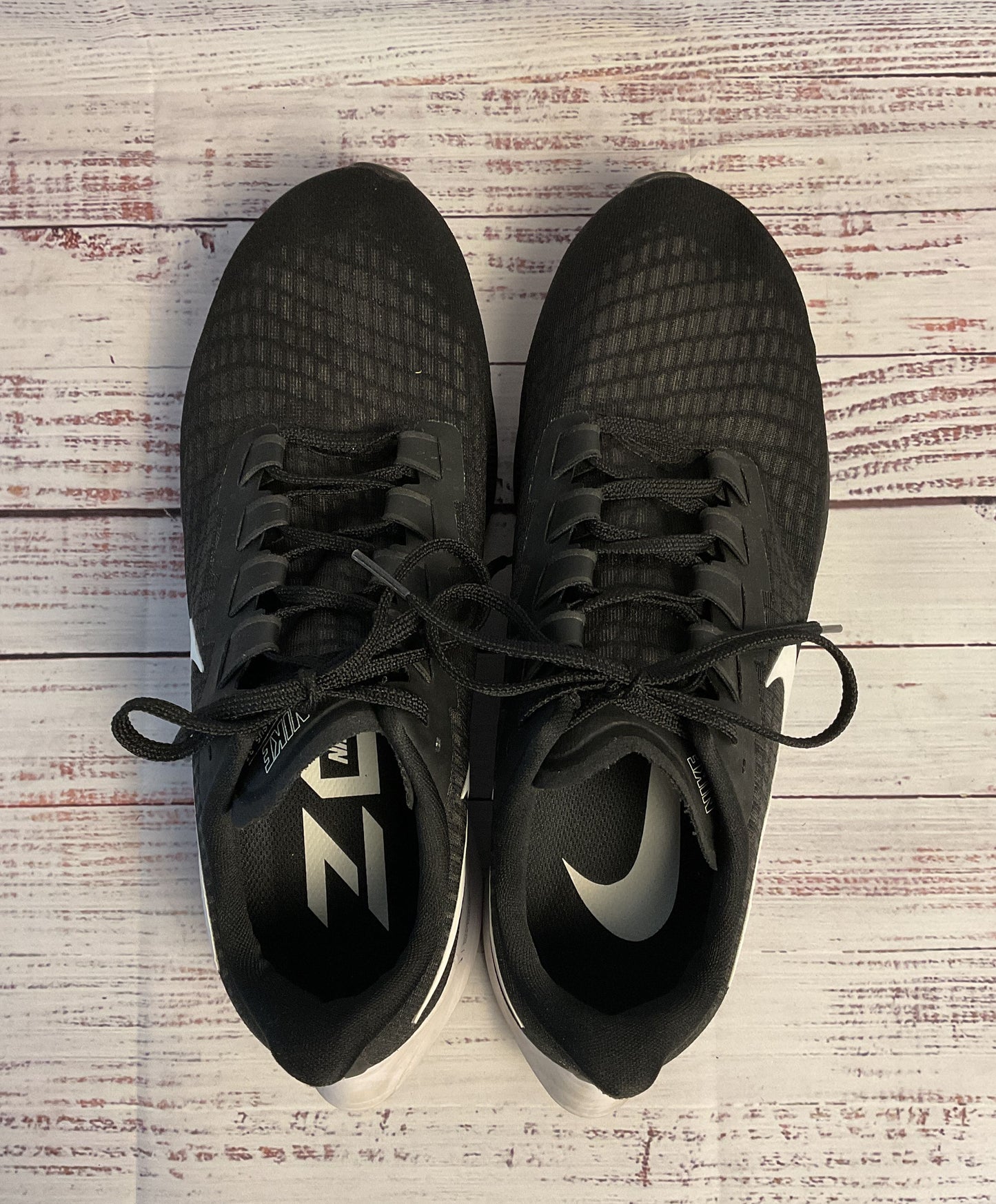 Women's Nike Air Zoom Pegasus 37 Black And White Athletic Shoe Size: 11