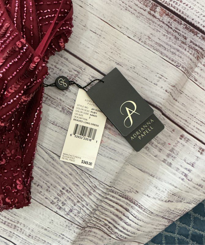 NWT Adrianna Papell Ruby Beaded Long Dress with fringe bottom Size 2 Retail $349