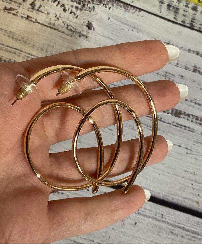 Signed Kender Scott Gold Tone Earrings