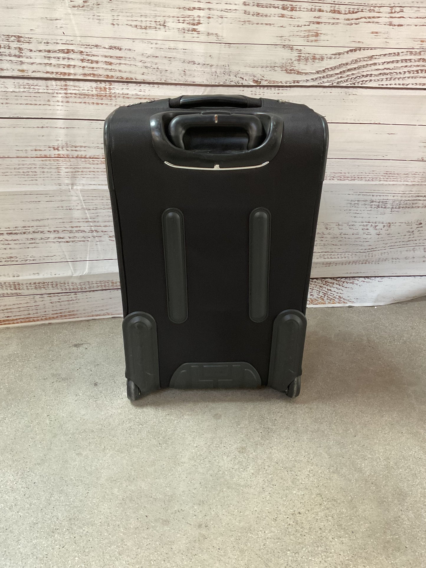 Delsey Lightweight Black Carry On Luggage 14x23x10