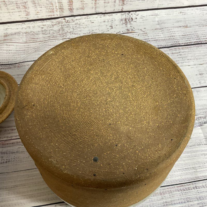 VTG. Modernist BRYON TEMPLE Pottery Jar with Lid- 7.5"