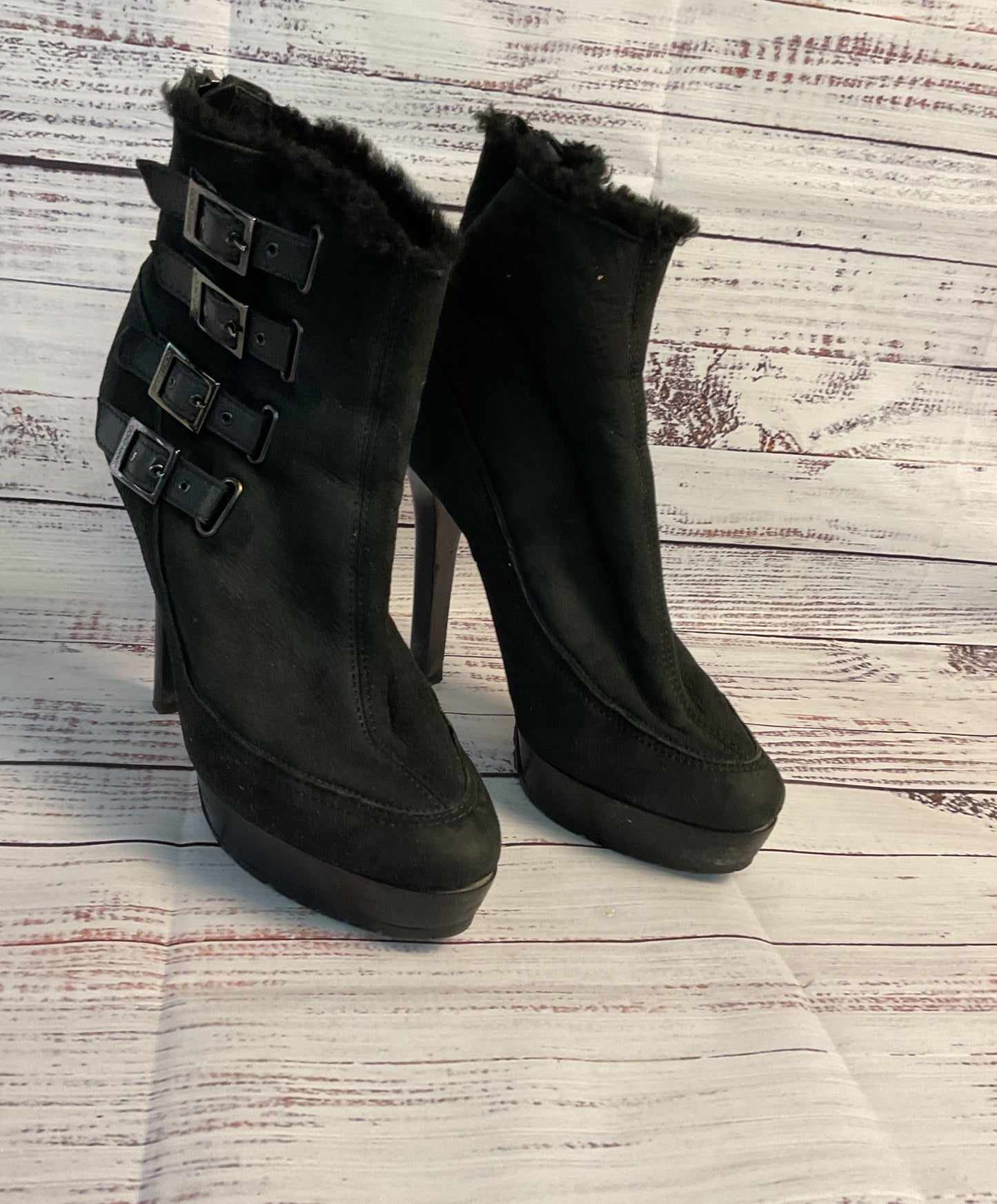 Women's Jimmy Choo Black Boot with fur lining and buckles Size 39 US 8.5