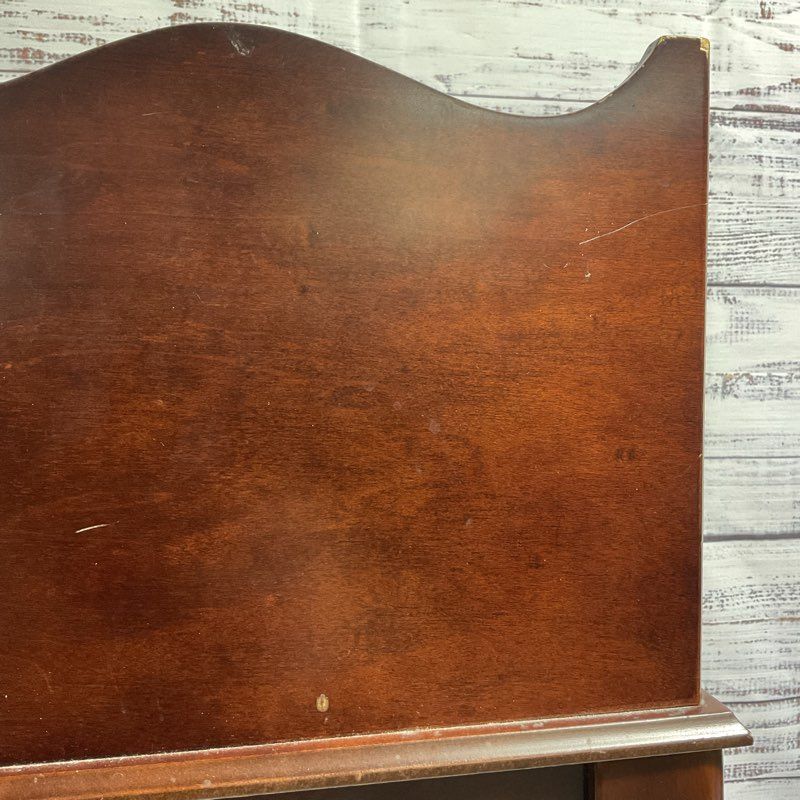VTG. The Bombay Company Queen Anne Wooden Magazine Stand *MISSING DIVIDER*