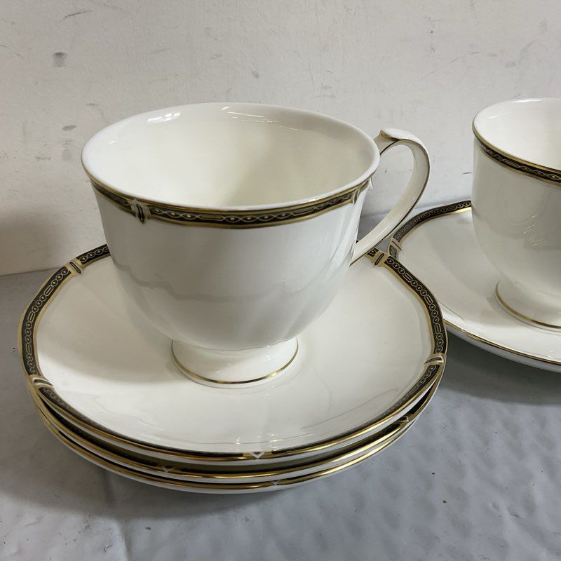 WEDGEWOOD Windsor Black 2 Cups, 4 Saucers- 6 Pieces