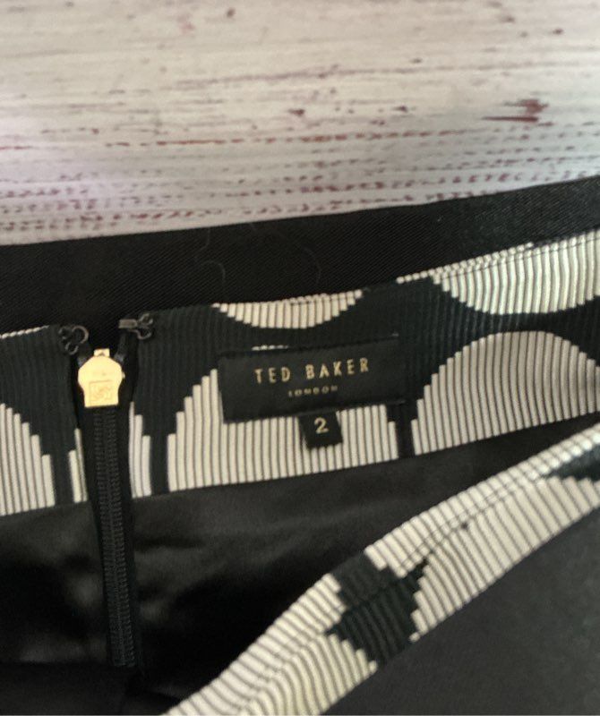 Women's Ted Baker London Belted Black and Beige Polka Dot Skirt Size 2/S