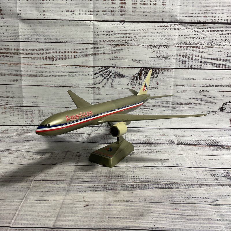 American Airlines Boeing 777 200 1:200 Scale Model W/ Stand