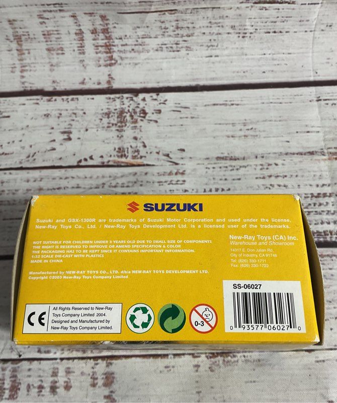 New Ray 1:32 Scale Die Cast Suzuki GSX 1300R