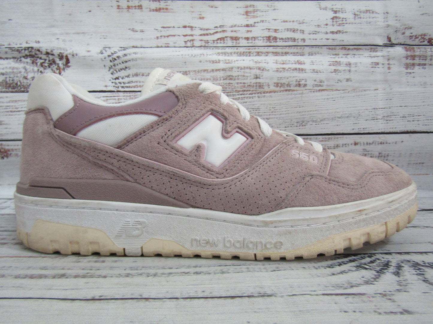 New Balance 550 Women's Lilac Chalk Suede Low Top Sneakers Size 8.5 BBW550PB
